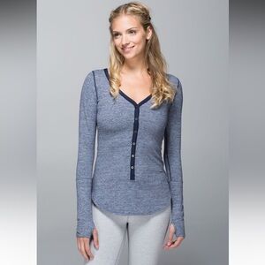 Lululemon Awesoma Henley
Heathered Inkwell / Inkwell